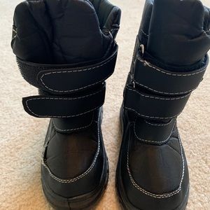 VGU kids snow boots